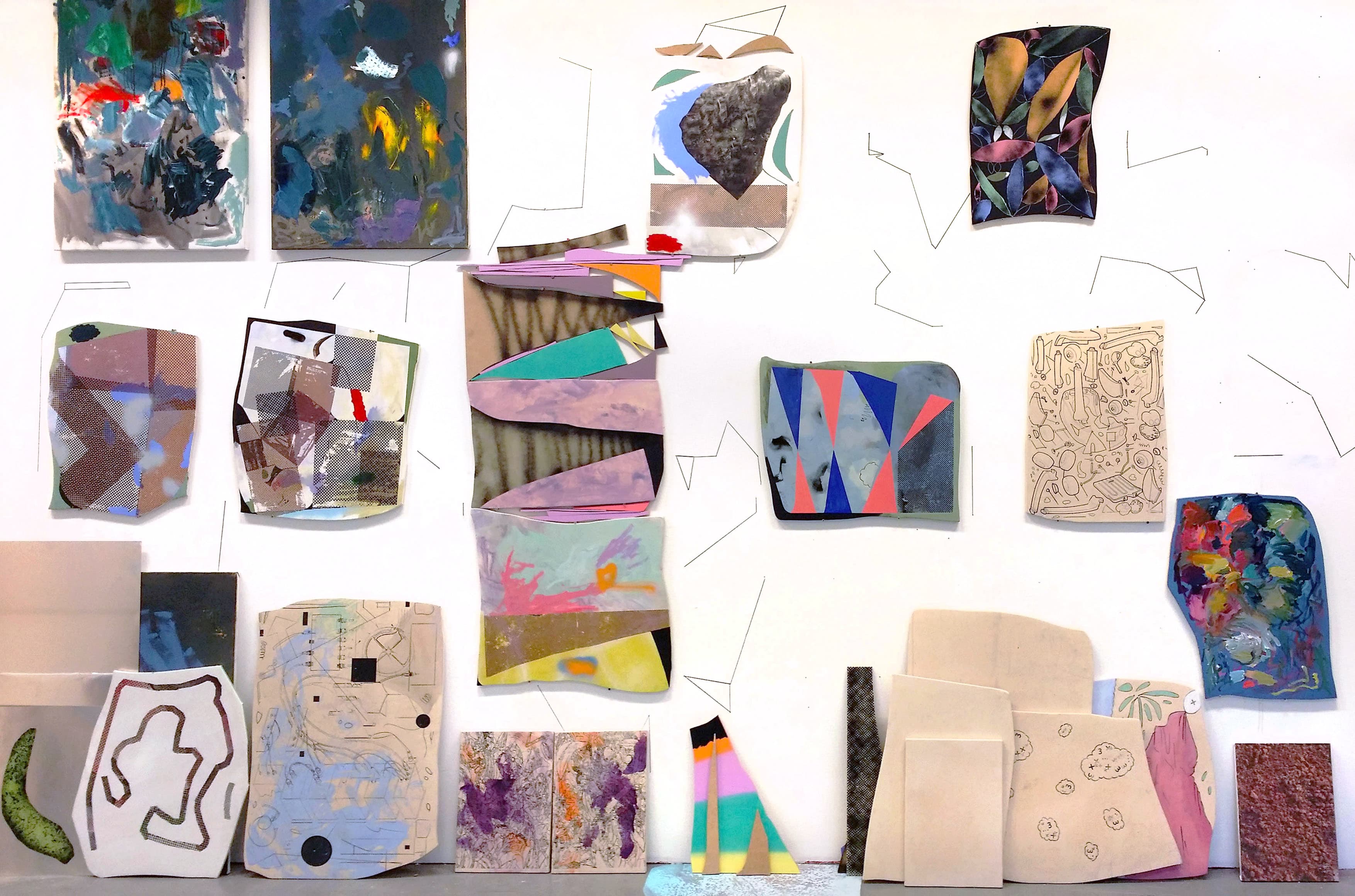 Overview of various configurations of modular paintings on the wall